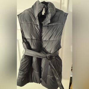 H&M Sleeveless Quilted Belted Puffer Vest - Black